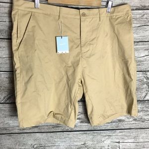 Eubi khaki chino shorts size 3XL.Waist approx: 20 inches Inseam approx: 8.5 i